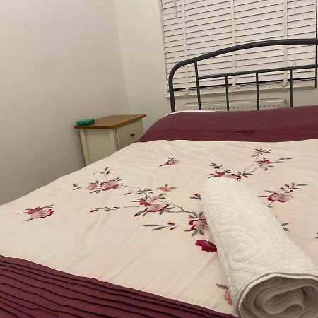 London Rooms With Free Parking 134 Edgware Екстер'єр фото