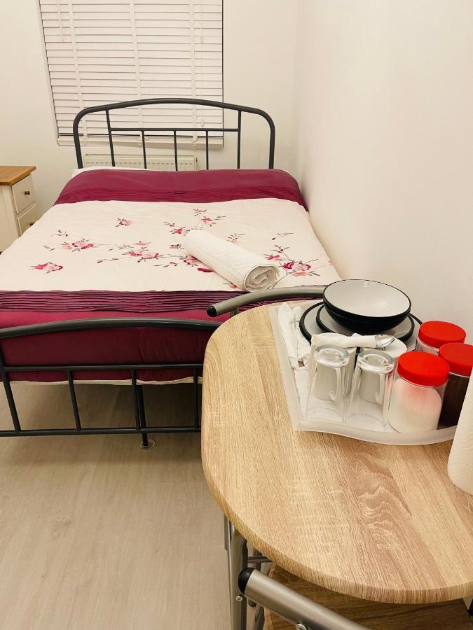 London Rooms With Free Parking 134 Edgware Екстер'єр фото