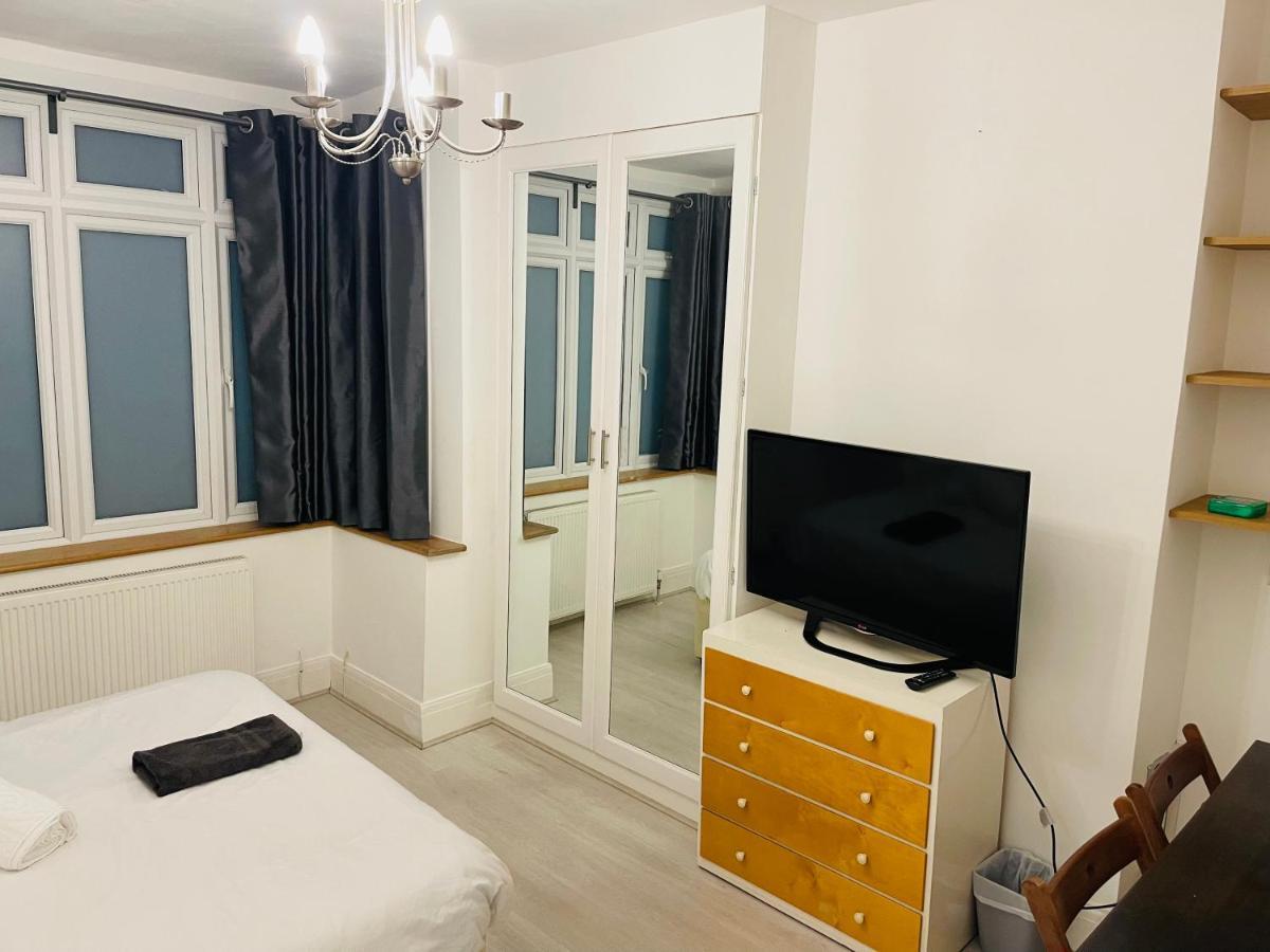 London Rooms With Free Parking 134 Edgware Екстер'єр фото