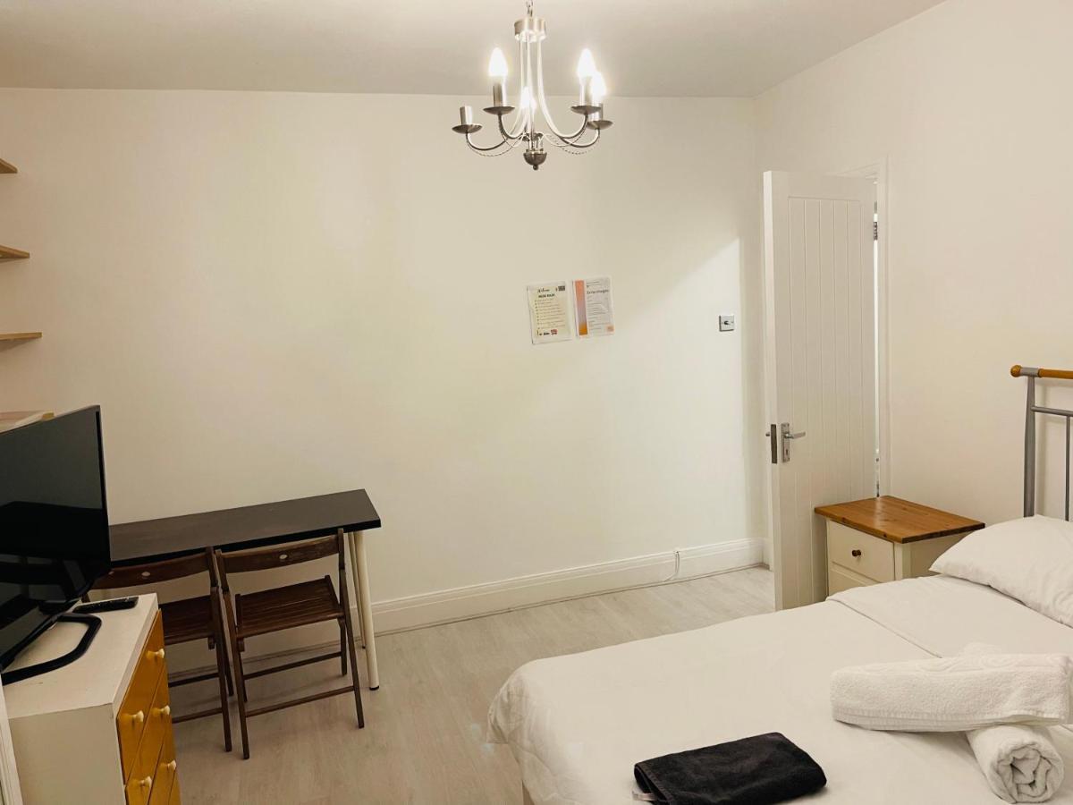 London Rooms With Free Parking 134 Edgware Екстер'єр фото