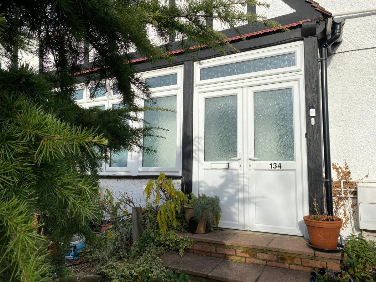 London Rooms With Free Parking 134 Edgware Екстер'єр фото
